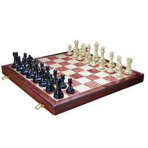 Lüks seyahat satranç seti ile klasik Metal adet ve katlanır depolama ahşap satranç tahtası