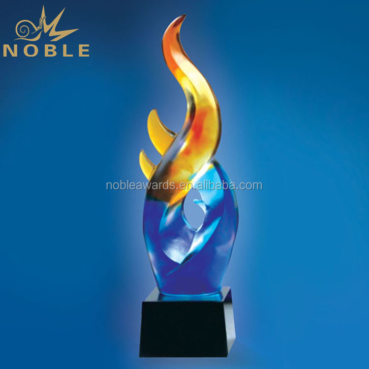 Пользовательские цвет кристалла уникальный Рука выдувное стекло трофей