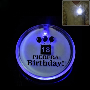 Linligifts OEM Vòng Hình Dạng Sinh Nhật Quà Tặng Khuyến Mãi Nhấp Nháy LED Ánh Sáng Huy Hiệu LED Nhấp Nháy Pins LED Phát Sáng Huy Hiệu - Product Image 2
