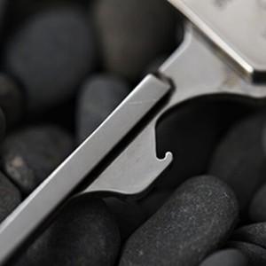 Nouveaux outils de survie pour le <span class=keywords><strong>camping</strong></span>, les voyages en plein air, outils tactiques, clé multifonctionnelle 6 en 1, mini couteau pliant - Product Image 3