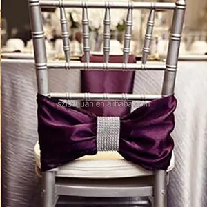 Cadeira de casamento roxa chique de cetim faixas