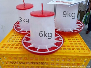 Alimentador automático para pollos de plástico rojo de 9kg, cubo para aves de <span class=keywords><strong>corral</strong></span>, contenedor de alimentación, comedero de agua Para Aves De <span class=keywords><strong>Corral</strong></span> - Product Image 3