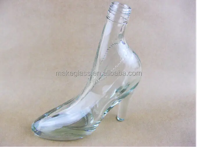 थोक उच्च एड़ी के जूते आकार पीने के कांच की बोतल/कांच की बोतल/कांच के बने पदार्थ