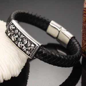 manera <span class=keywords><strong>del</strong></span> encanto <span class=keywords><strong>del</strong></span> cráneo <span class=keywords><strong>del</strong></span> acero inoxidable de los hombres de cuero hecho a mano trenzado cuero pulsera magnética - Product Image 2