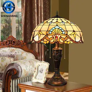 Iç tasarım tiffany masa lambası yenilikçi ürünler antika bankacı lamba lazer kesim abajur el sanatları