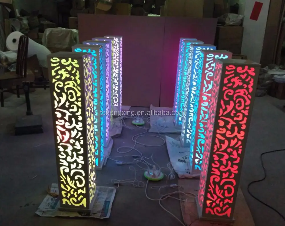 Pilares de luz Led de metal cuadrados/soporte de flores en la decoración del pasillo del escenario de la boda