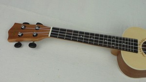 Nhiều lớp vân sam buổi hòa nhạc hàng đầu 24 inch du lịch Ukulele Guitar người mới bắt đầu Trung Quốc nhà máy Aiersi thương hiệu chuỗi cụ bán buôn <span class=keywords><strong>Uke</strong></span> - Product Image 4