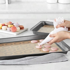 Lot <span class=keywords><strong>de</strong></span> 2 <span class=keywords><strong>tapis</strong></span> <span class=keywords><strong>de</strong></span> cuisson en silicone résistant à la chaleur pour macarons, <span class=keywords><strong>tapis</strong></span> <span class=keywords><strong>de</strong></span> cuisson en silicone résistant à la chaleur pour four, en fibre <span class=keywords><strong>de</strong></span> verre, pour pain et gâteaux - Product Image 1