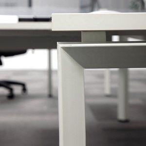 <span class=keywords><strong>2025</strong></span> Nhà Máy Thương Mại Nội Thất Văn Phòng Workstation Tủ Nhân Viên Máy Tính Bàn Tùy Chỉnh Cho 4/6 Người Với Kim Loại Có Thể Điều Chỉnh Chân - Product Image 6