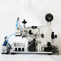 YTK-60 фабричная поставка полуавтоматическая поверхности аппликатор этикеток на плоском квадратном Этикетировочная машина для бутылок