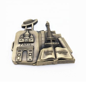 Porte-clés souvenir de Paris en métal personnalisé en usine avec votre design touristique pour le voyageur de la France Paris - Product Image 6