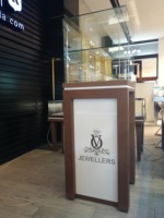 Vitrine à bijoux en verre personnalisée Kaierda avec éclairage LED