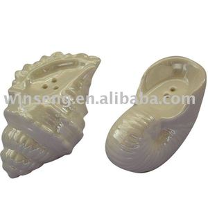 Elegante soporte de sal y pimienta de concha de porcelana para regalos promocionales y de negocios Tema de playa Artículos de regalo de playa - Product Image 1