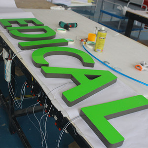 Yijiao на заказ Передняя светящаяся акриловая буква ip67 <span class=keywords><strong>PMMA</strong></span> лицевая вывеска светодиодная Передняя Акриловая вывеска для магазина