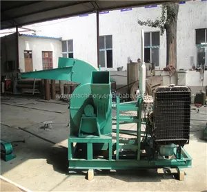 Henan zhengzhou movable wood sawdust making machine / wood chips machine / wood crushing machine