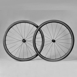Paire de roues de vélo de route en fibre de carbone, 40MM, légère, à large bord - Product Image 1