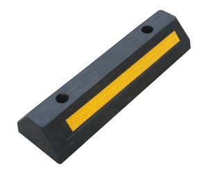 トラック用ホイールストップシステムブラック + イエロー500mmゴム車ストッパー - Product Image 1