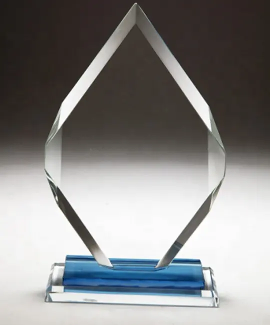 Trophée de verre de cristal transparent de jade personnalisé Pic de glace à facettes pour graver Trophi Award