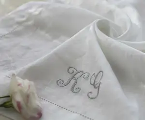 100% lin blanc serviette de mariage monogramme et ourlet