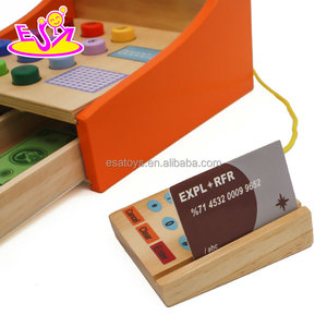 2023 nouveau design interactif semblant jouer calculatrice en bois <span class=keywords><strong>jouet</strong></span> <span class=keywords><strong>caisse</strong></span> <span class=keywords><strong>enregistreuse</strong></span> <span class=keywords><strong>avec</strong></span> <span class=keywords><strong>scanner</strong></span> W10A063 - Product Image 2
