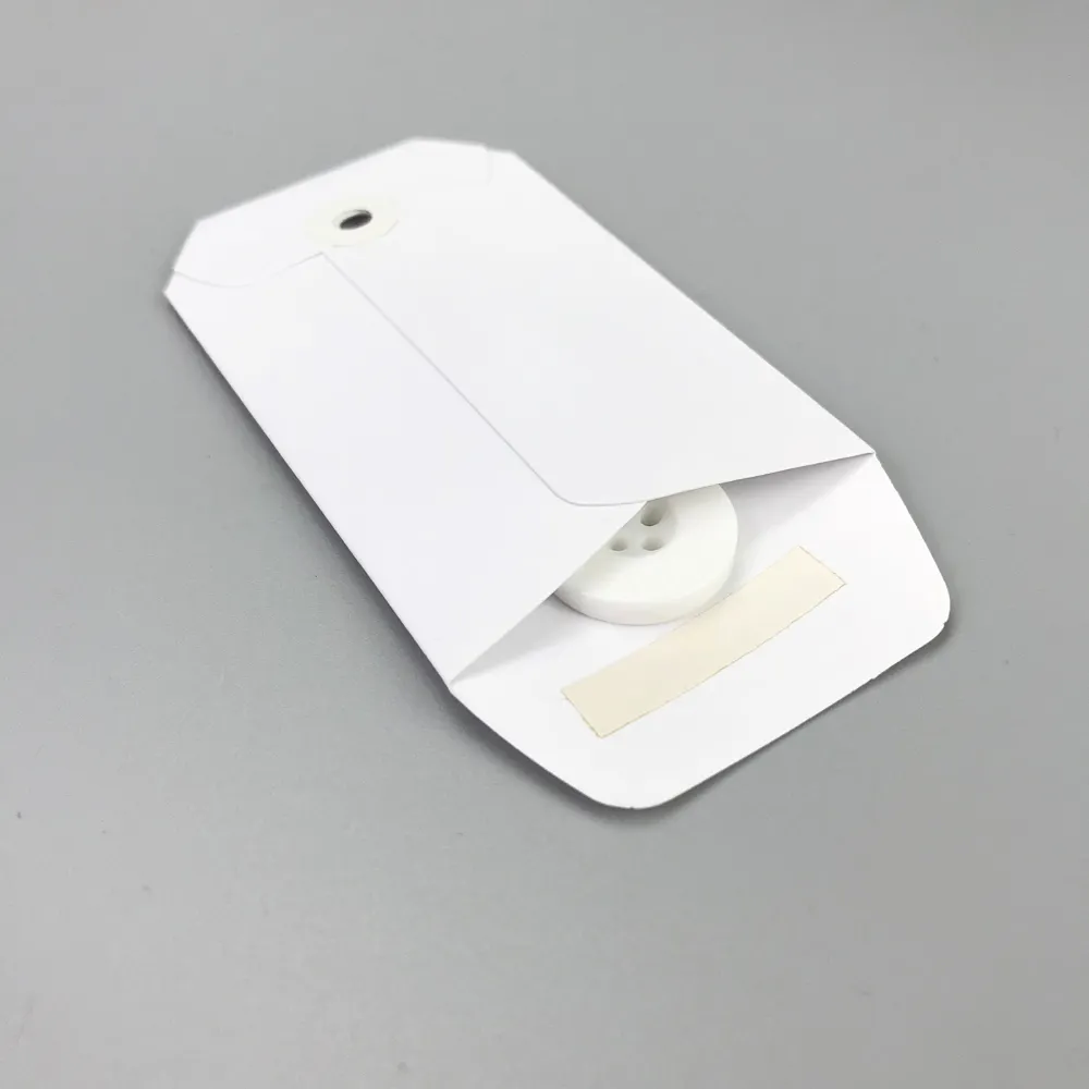 Eco-friendly material basic hangtags for garment / new product button badge hangtags