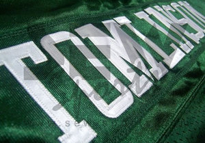 Maillot de football américain haut de gamme, fabriqué en polyester extensible avec technologie d'évacuation de l'humidité pour une performance supérieure sur le terrain - Product Image 6