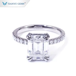 Tianyu gems custom emerald cut moissanite belangrijkste steen 8*10mm 18 k white gold synthese diamanten ringen