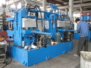 Vulcanizzatore a piastre sottovuoto in gomma / Vulcanizzatore automatico a piastre per guarnizioni in gomma da 80 tonnellate con controllo PLC, certificazione CE ISO, prodotto in Cina / Macchina vulcanizzatrice per gomma - Product Image 3