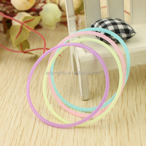 1.6mm/2mm/3mm/4mm/5mm/8mm d'épaisseur décoration dame élastique <span class=keywords><strong>Bracelet</strong></span> en <span class=keywords><strong>Silicone</strong></span> <span class=keywords><strong>Bracelet</strong></span> en gelée de <span class=keywords><strong>Silicone</strong></span> - Product Image 1