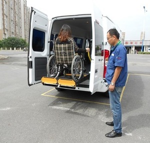 Elevador de silla de ruedas eléctrico para exteriores, plataforma de transferencia de tijera para discapacitados, capacidad de 350kg - Product Image 4