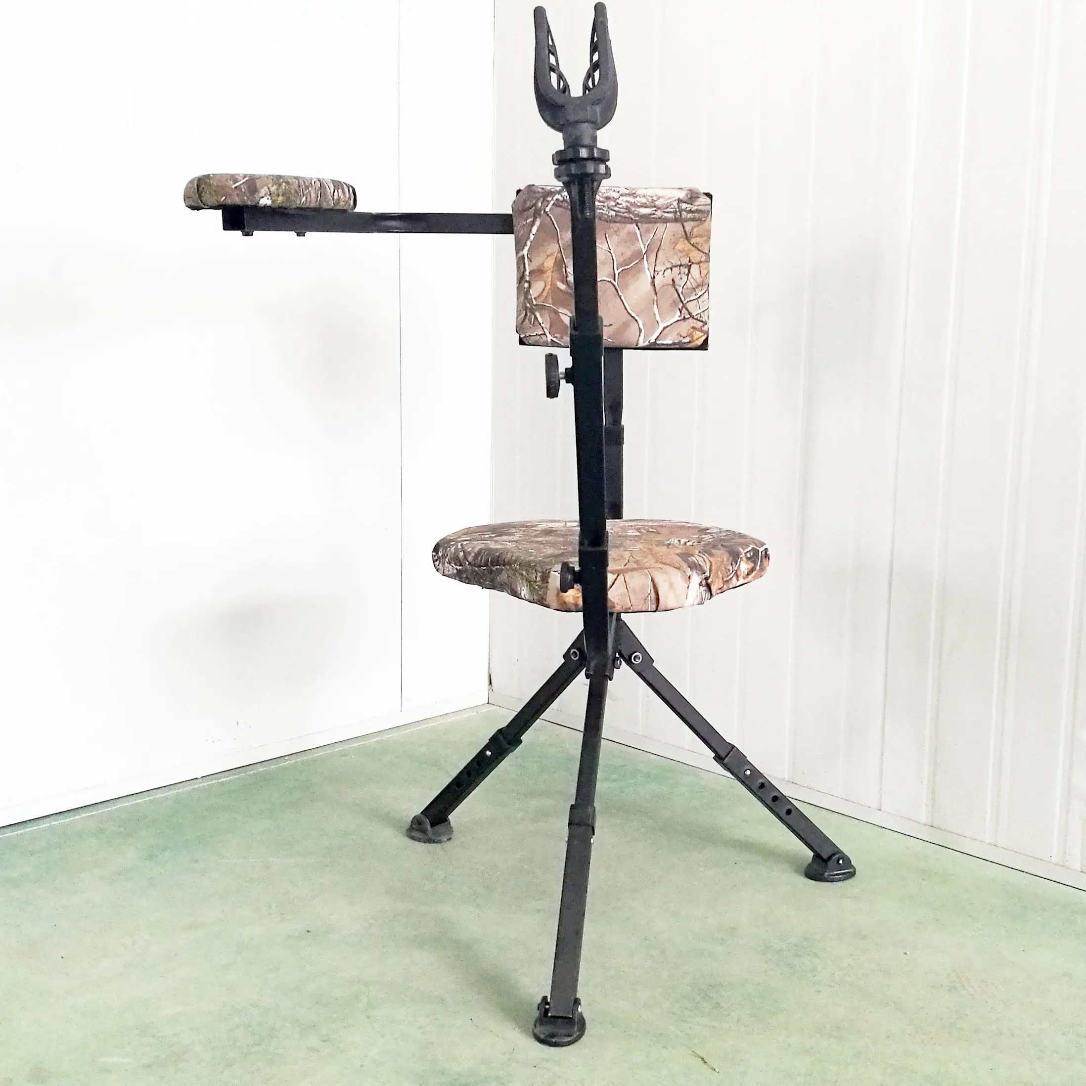 Swivel Chair with adjustable Gun Rest