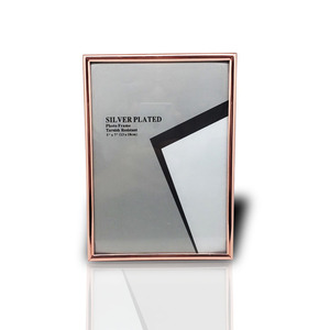 Cornice in acciaio inossidabile con cornice in oro rosa con struttura in metallo di dimensioni personalizzate - Product Image 4