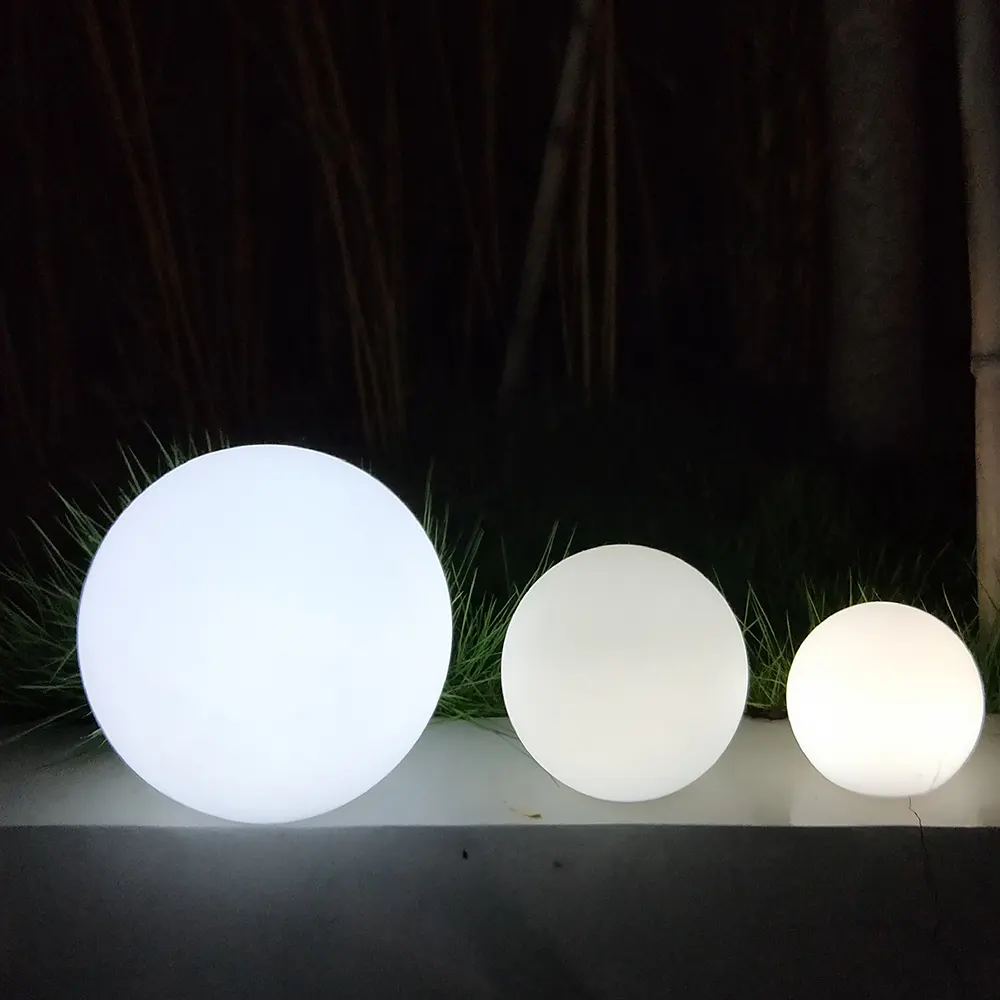 Lampada a sfera a LED portatile a batteria ad energia solare lampada a luce interna impermeabile lampeggiante galleggiante funzione di illuminazione per le vacanze in giardino