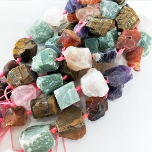 Raw <span class=keywords><strong>Nugget</strong></span> Multi-Size Loose Gem stone <span class=keywords><strong>Strand</strong></span> Large 15,5 ''Kristall quarz Chunky Stone Bead Nature's Mixed Rough Gem stone Strands - Product Image 6