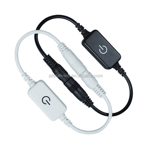 <span class=keywords><strong>Variateur</strong></span> <span class=keywords><strong>LED</strong></span> tactile iTouch avec connecteurs DC femelle et mâle pour bande <span class=keywords><strong>LED</strong></span> monochrome 12V/24V, style en ligne, noir/blanc - Product Image 1
