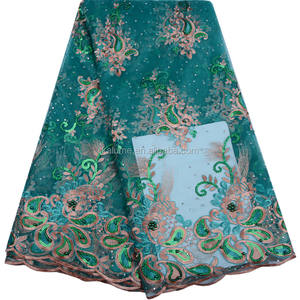 Commercio all'ingrosso di alta qualità indiano Nigeria <span class=keywords><strong>Tulle</strong></span> netto tessuto di pizzo <span class=keywords><strong>ricamato</strong></span> paillettes tessuto di pizzo <span class=keywords><strong>per</strong></span> 986 del vestito da festa - Product Image 4