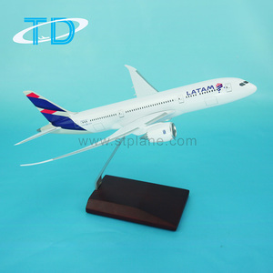 Latam Boeing 787-9 <span class=keywords><strong>1</strong></span>:<span class=keywords><strong>200</strong></span> mô hình máy bay Nhựa 28.5cm quà lưu niệm phiên bản 2019 - Product Image 2
