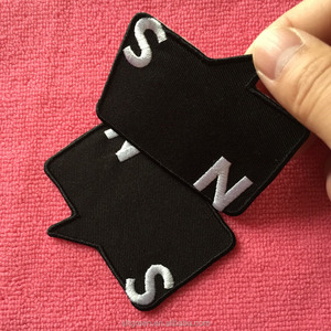 Insigne de <span class=keywords><strong>brassard</strong></span> de broderie uniforme de sergé de bordure de Merrow, étiquettes uniformes de broderie de prix bon marché - Product Image 2