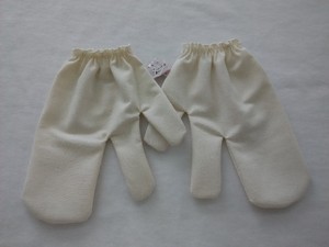 Guanti in Seta Grezza 100% per Massaggio Ayurvedico a Secco - Product Image 2