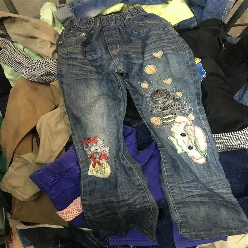 Preço barato 55kg pacote crianças mix jeans roupas zambia em bales