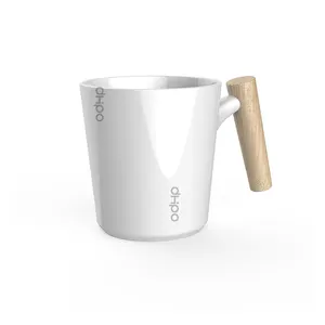 新设计的白色和黑色标志咖啡杯陶瓷与竹柄