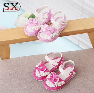 الجملة الجلود الوردي شقة مفتوحة اصبع القدم الصيف عارضة نمط جميل ثلاثة زهرة أحذية أطفال - Product Image 2