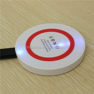 Cadeau de Promotion Q5 <span class=keywords><strong>chargeur</strong></span> sans fil pour <span class=keywords><strong>iPhone</strong></span> 13 12 11 Pro Xs Max Mini <span class=keywords><strong>chargeur</strong></span> sans fil rapide pour Samsung Logo personnalisé - Product Image 6