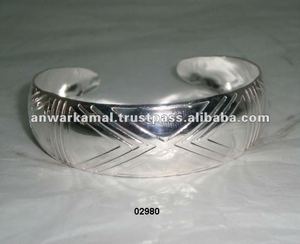 Bracelet en laiton de fabrication artisanale en aluminium, style unique, très demandé, plaqué argent - Product Image 2