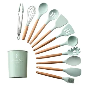 Ahşap saplı 12 adet silikon mutfak aletleri Set yapışmaz kaşık Scoop Spatula maşa Utensilios De Cocina mutfak eşyaları aracı