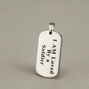 Ciondolo portachiavi in acciaio inossidabile con collana in stile Punk "<span class=keywords><strong>sono</strong></span> amato da un soldato" per gli anniversari - Product Image 1