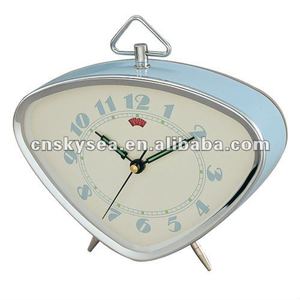 Đồng Hồ Báo Thức Kim Loại, Hình Tam Giác - Product Image 1