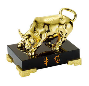 Figurine de taureau doré Porte-bonheur Cadeau souvenir - Product Image 1