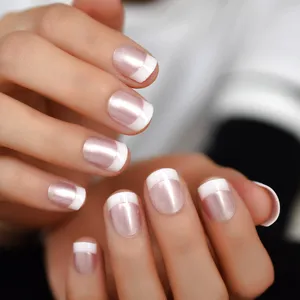 珍珠闪耀粉红色法国指甲白色圆形假指甲短光泽缎人造女士指甲与粘合剂