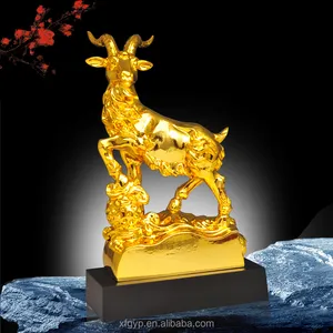 Produce trofeo di capra/pecora con pittura dorata in vendita trofeo personalizzato